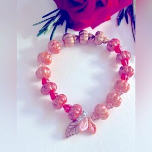 NWOT bracelet Pumpkins & Autumn Leaves rose Czech Glass, charms, stretch Osfm